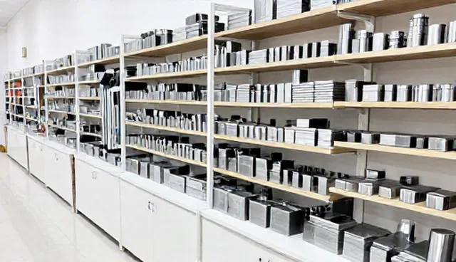 来料加工行业设备选型趋势与技术升级路径
